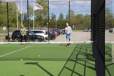 Aars Tennisklub bestyrelse fik indviet padel banen ved DANPO