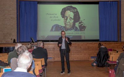 50 tilhørere lyttede med om Hannah Arendt