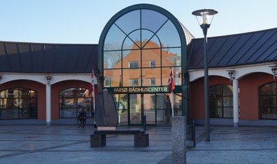 S og V står vagt om Farsø Rådhuscenter