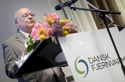 Uffe Bro udnævnt som æresmedlem af Dansk Fjernvarme