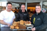 Byggefirma giver brødpakke til medarbejdere