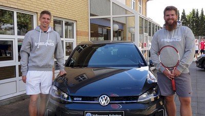 Tennisspiller tog fra turnering i Aars i en helt ny VW Golf