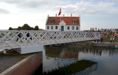 Første sten fjernet på vejen til en genåbning af Frederik Den VII's Kanal